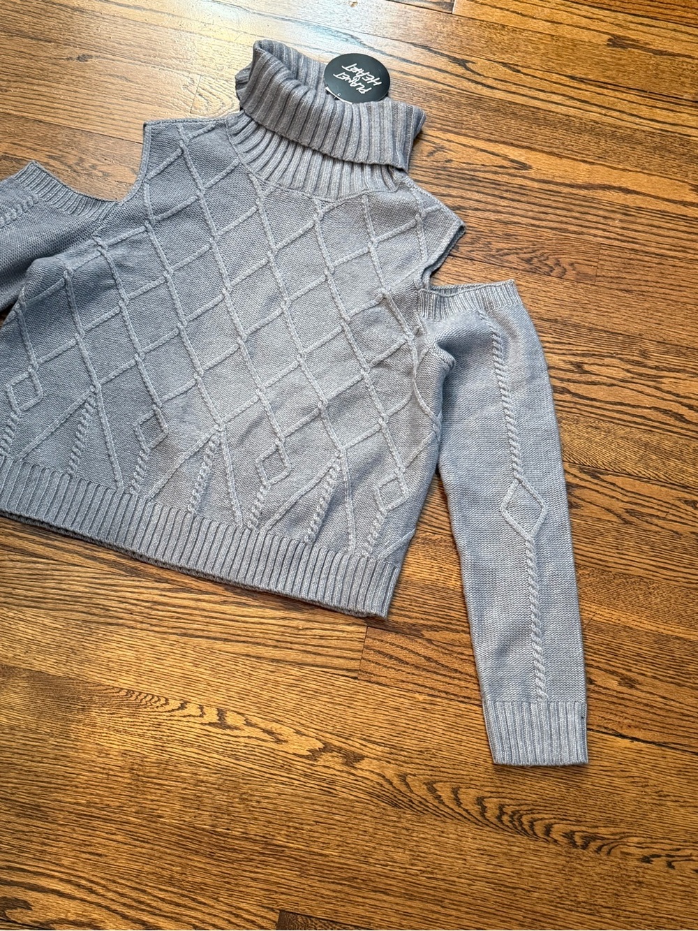 Cold-Shoulder Cable Turtleneck Sweater - Light Gray - Picture 3 of 6